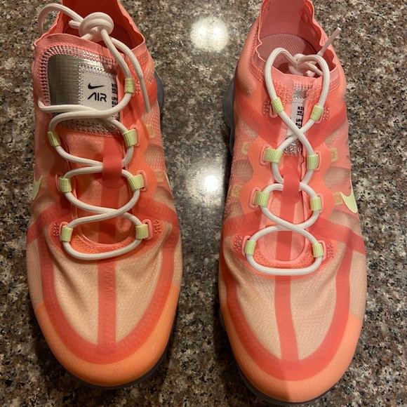 Women's Air VaporMax 2019 'Pink Tint Barely Volt' - Picture 3 of 6